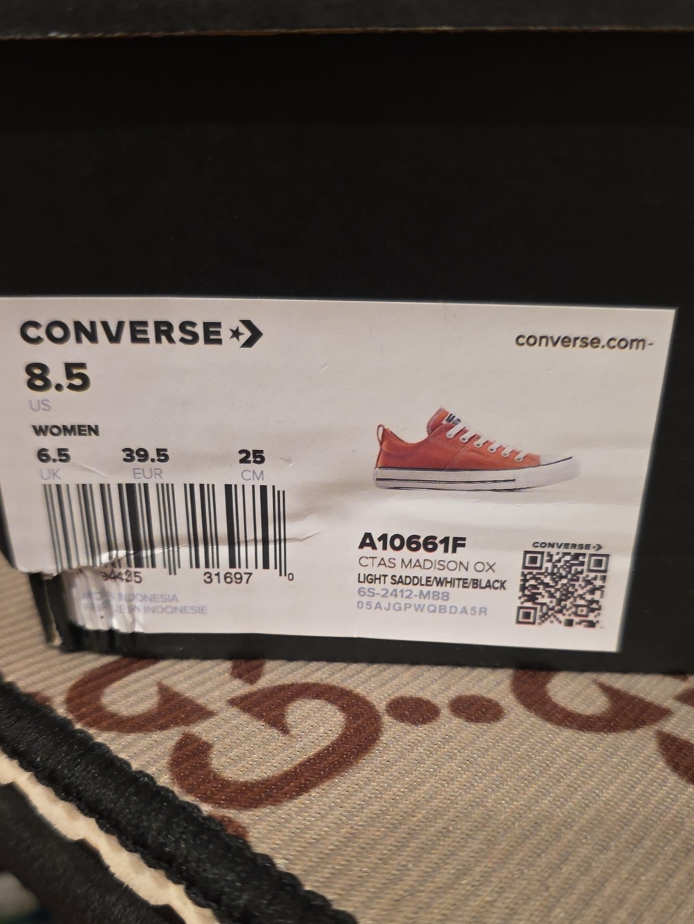 Converse Womens Low Top Sneakers in Rust with White Laces. Size 8.5 - Picture 2 of 6